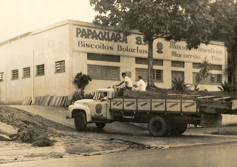 Inauguração da primeira fábrica de massas e biscoitos de Manaus (AM)